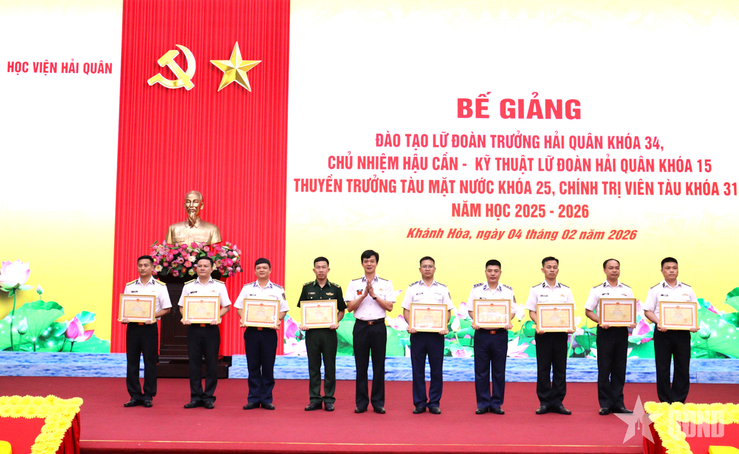 Học viện Hải quân bế giảng các khoá đào tạo cán bộ